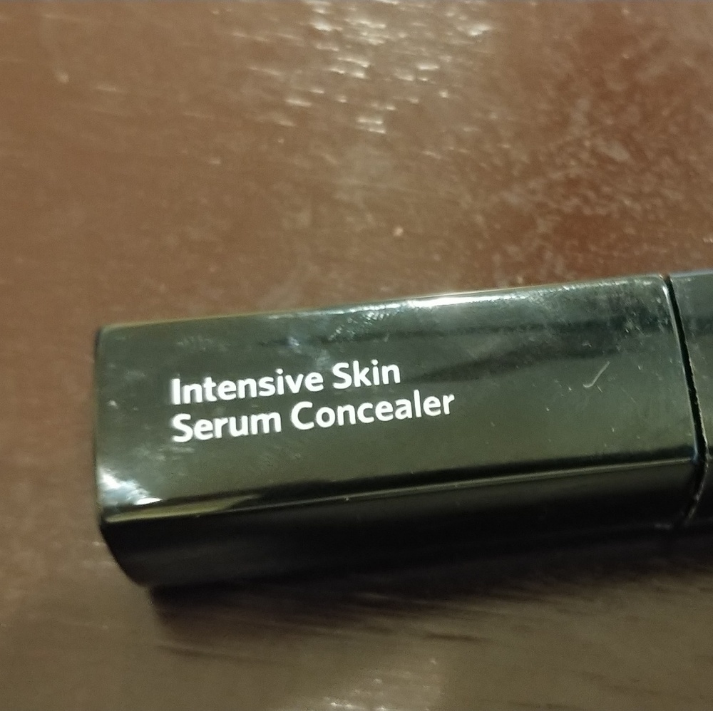Bobbi Brown Skin serum concealer